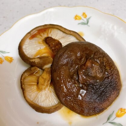 ジャンボ椎茸で、どデカいステーキ出来上がり✨✨美味しくゴチです